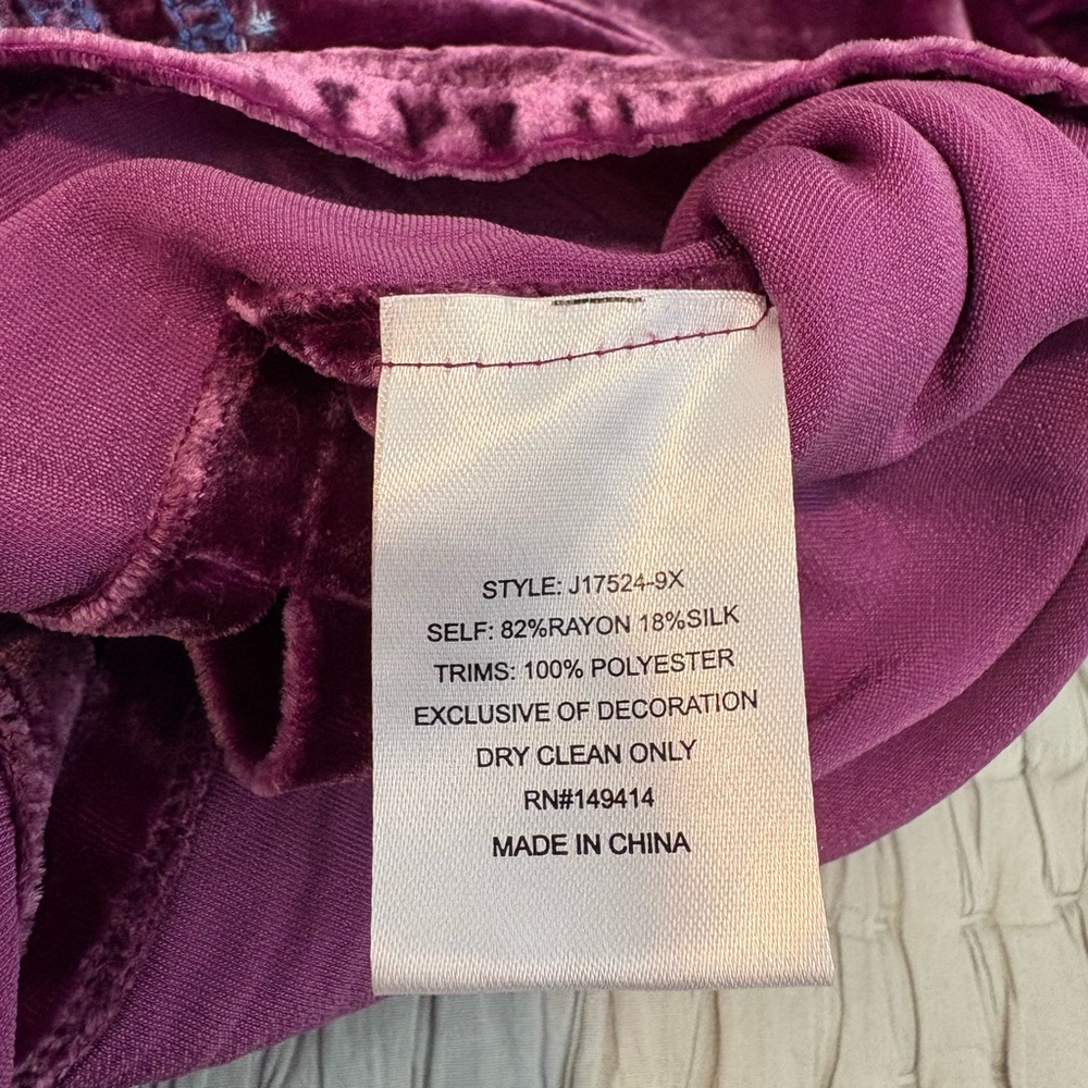 Johnny Was NWT
VELVET BOATNECK BLOUSE - NIKKOLA, 2X - Picture 11 of 11